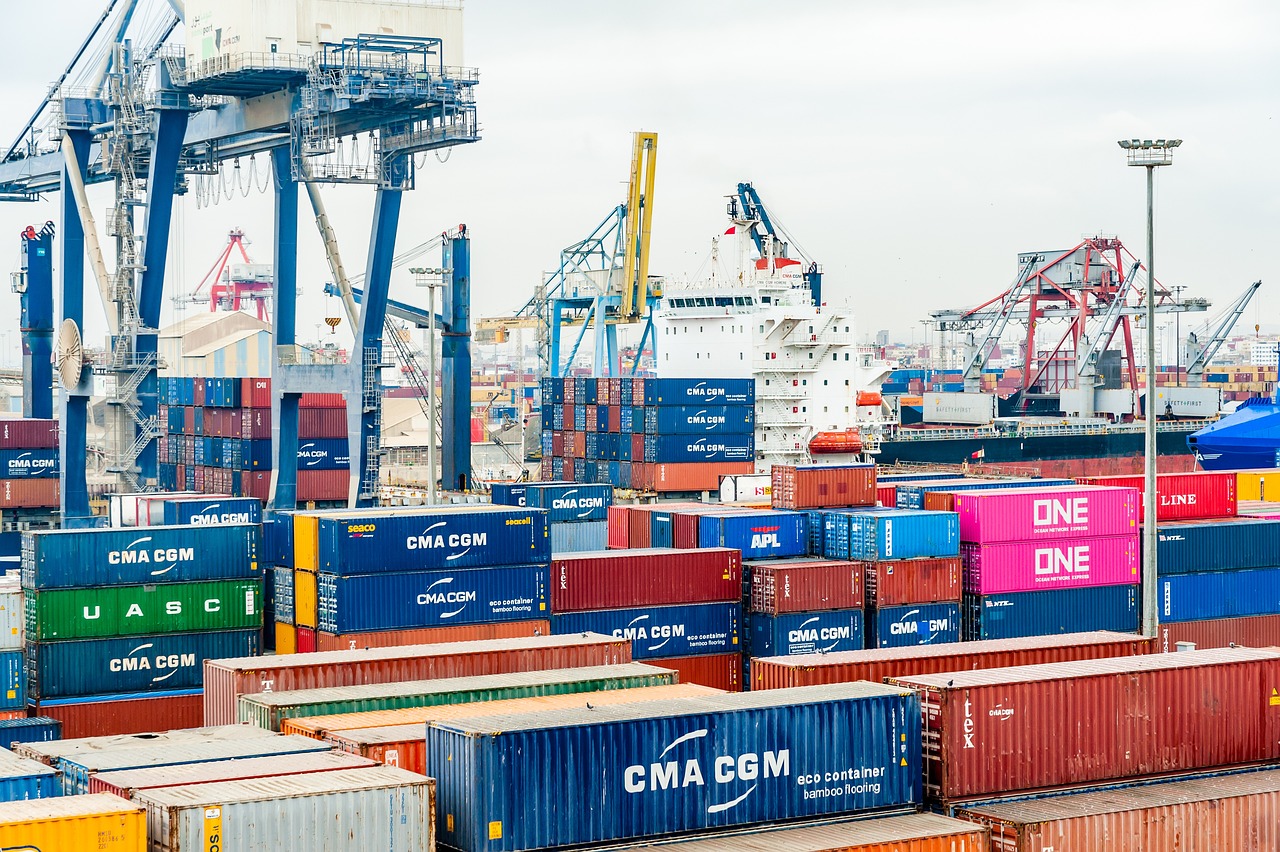 Port à conteneurs et logistique internationale